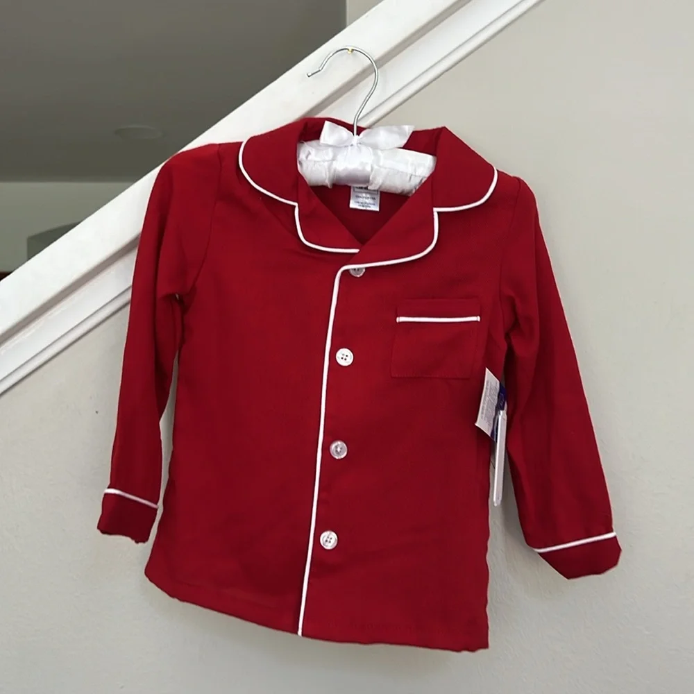 Edgehill Collection Pajama Set. - Picture 3 of 8